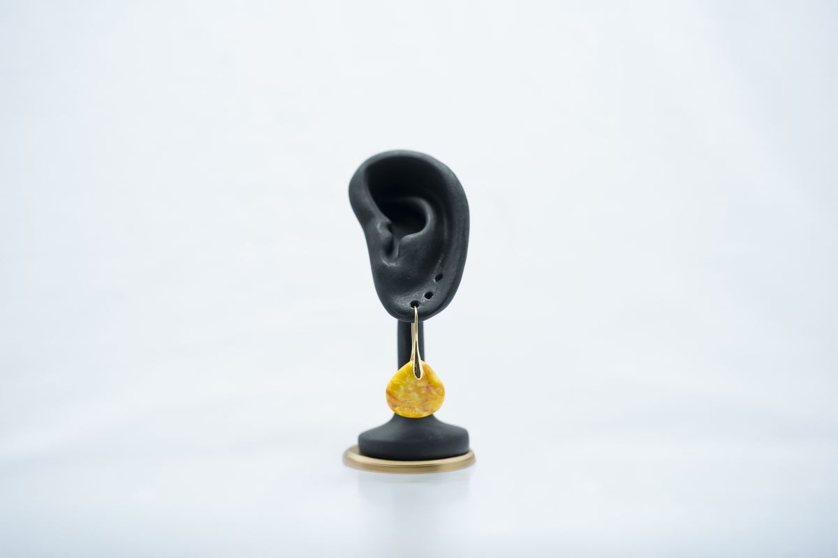 Eardrop-Shaped Natural Yellow Emperor Stone Earring - Image 2