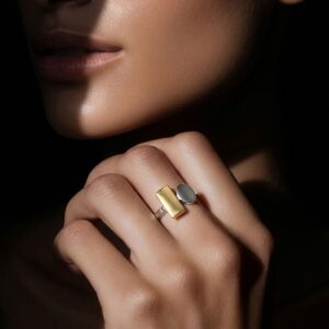 Noble Finger Ring