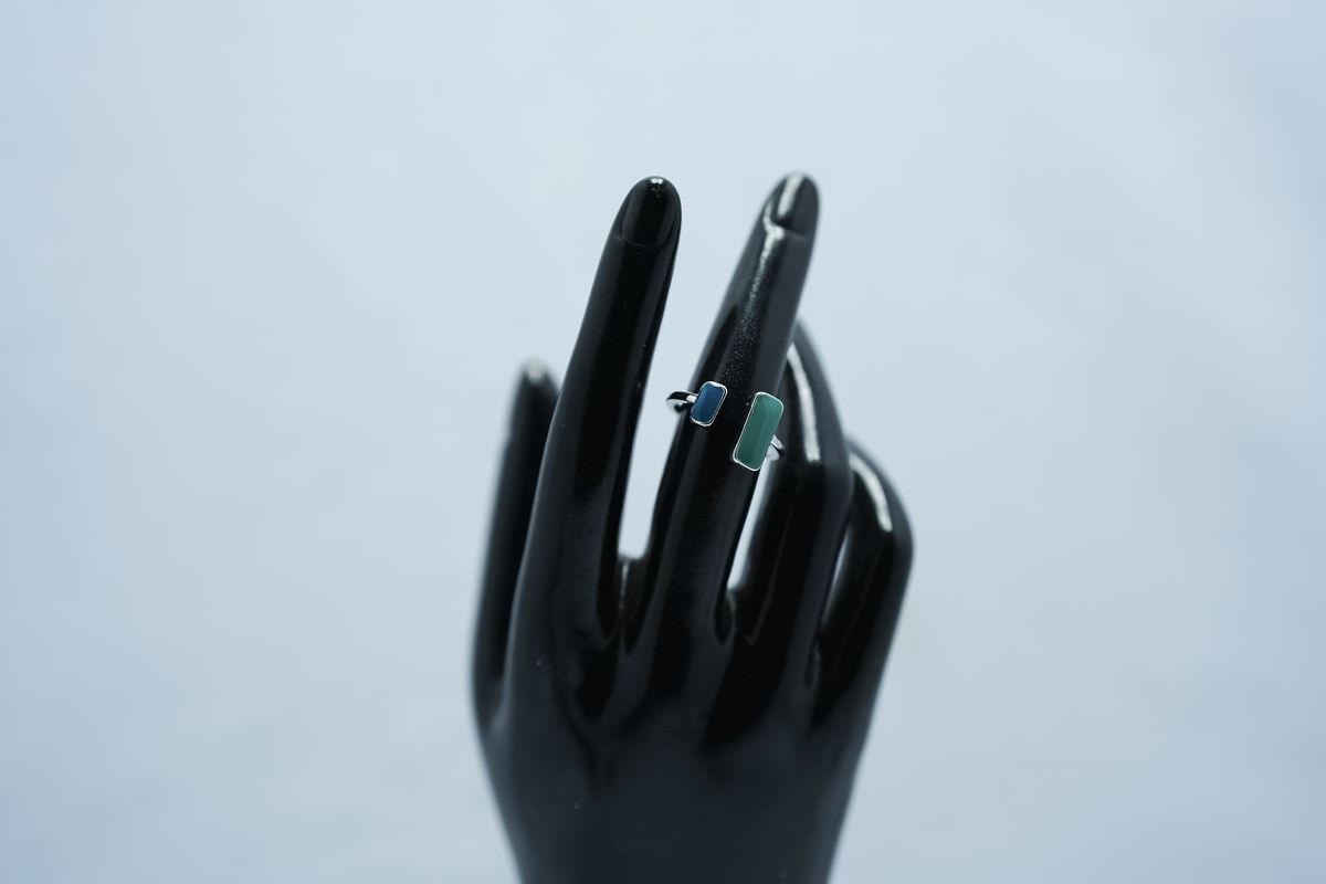 Elegant Rectangular Oil Drop Rings
