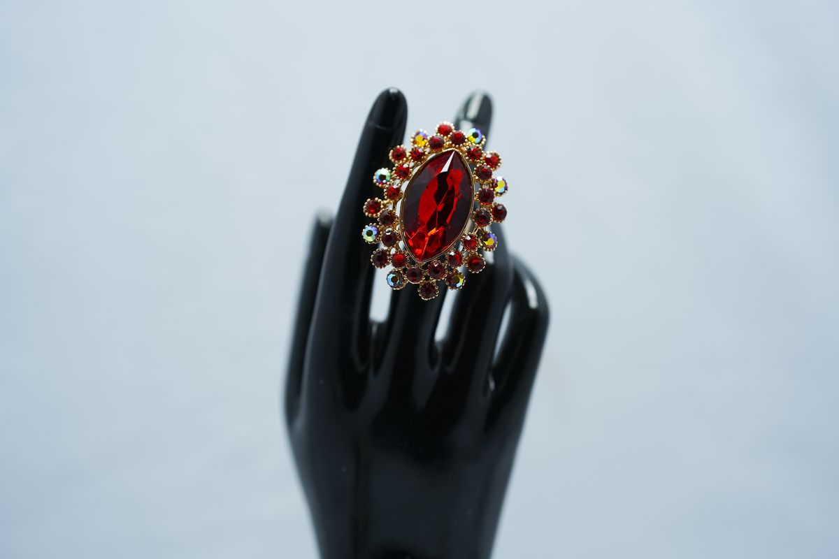 Vintage Exquisite Red Synthetic Gemstone Ring