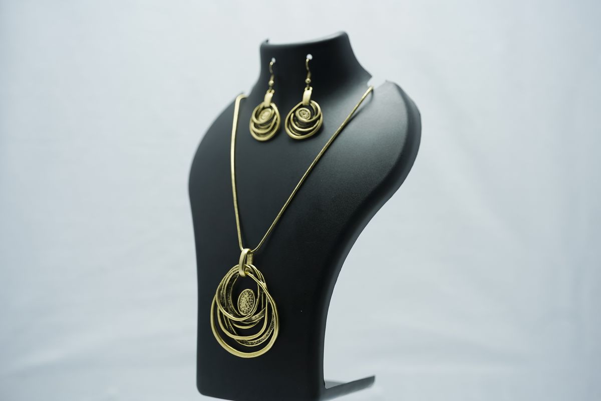Retro jewelry set