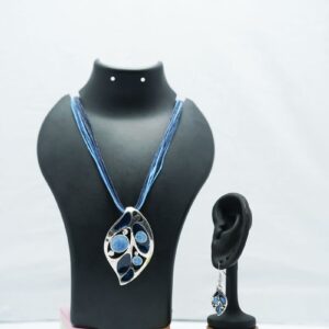 Bohemian-Style Oil Drop Hollow Pendant with earrings