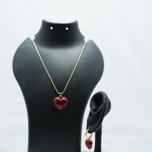 Fashionable and Elegant Red Heart Pendant Necklace