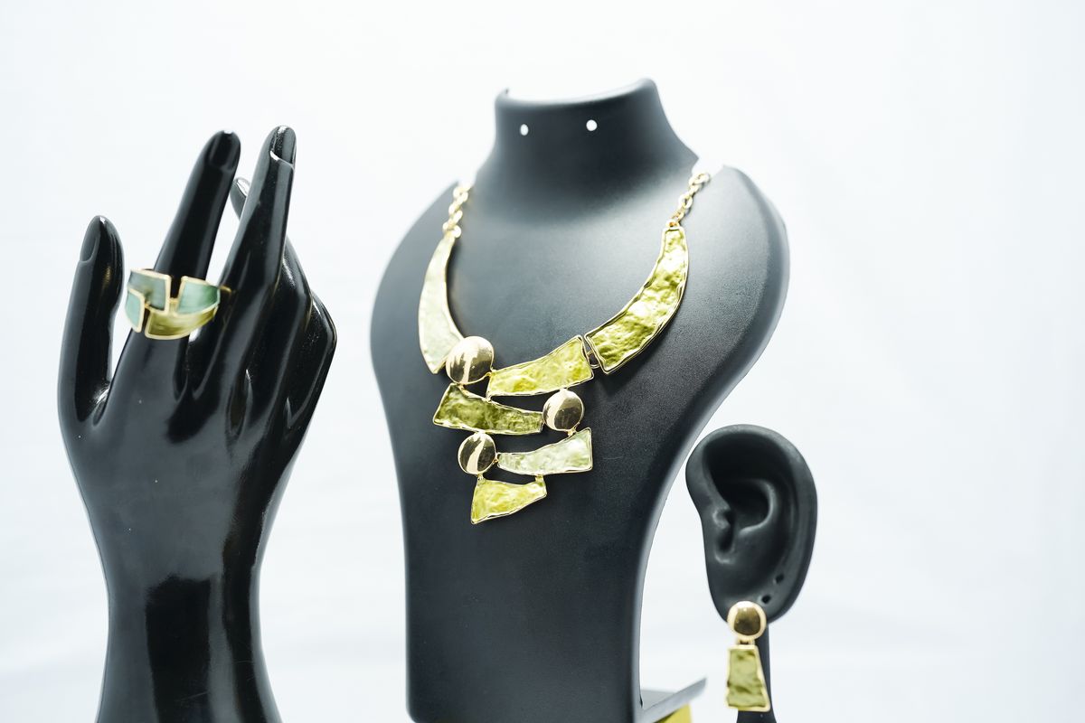 Enamel Classic Leaf Shape Jewelry Set