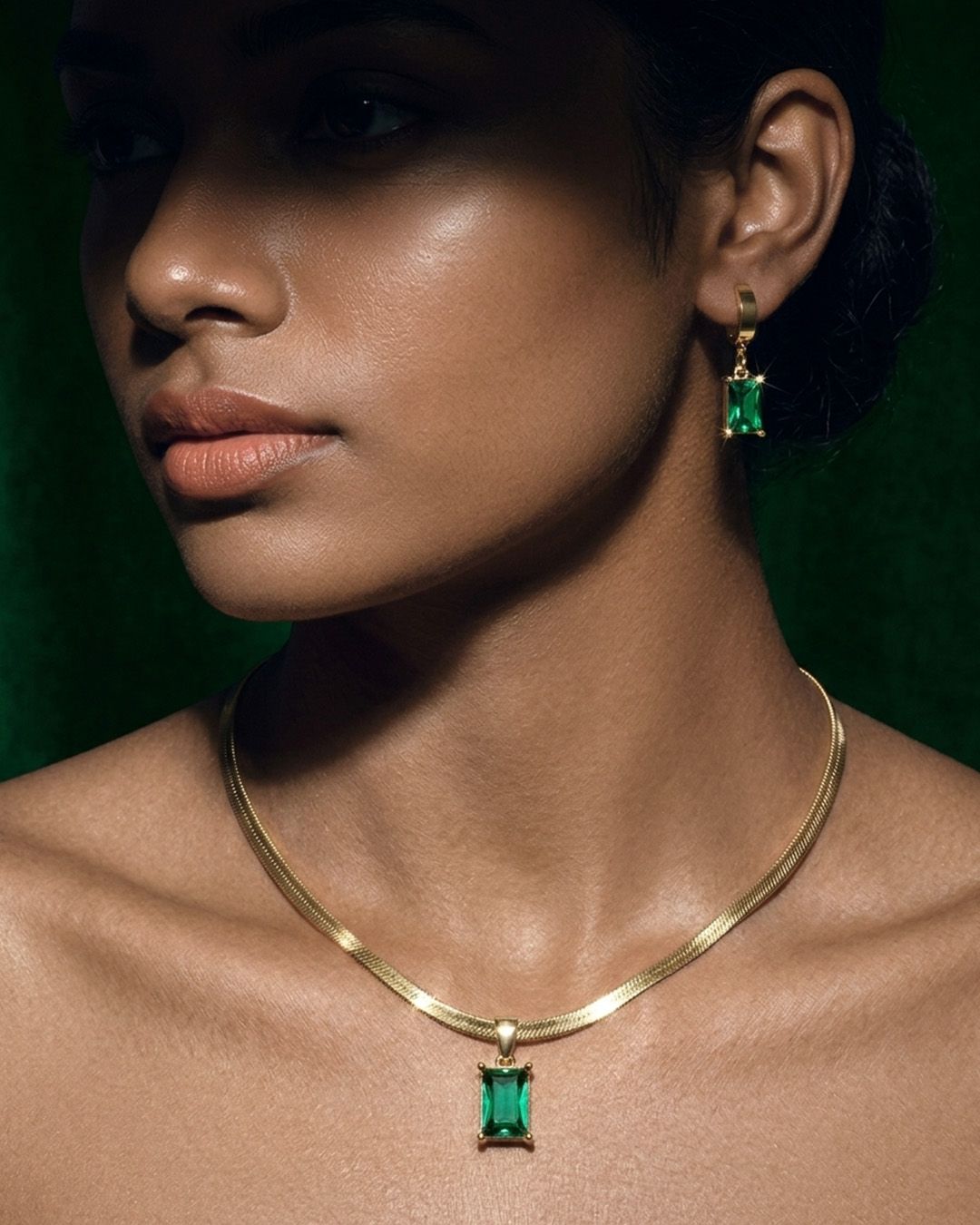 Stylish Light Luxury Blade Chain Women's Necklace Set